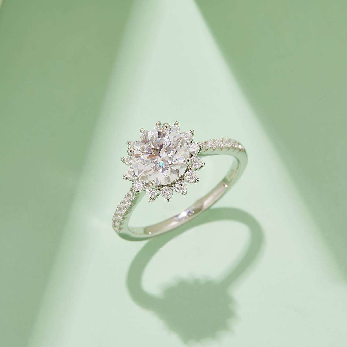 Sunflower S925 Silver Plated Platinum Moissanite Diamond Women's Ring 2.0 Carat D-Class